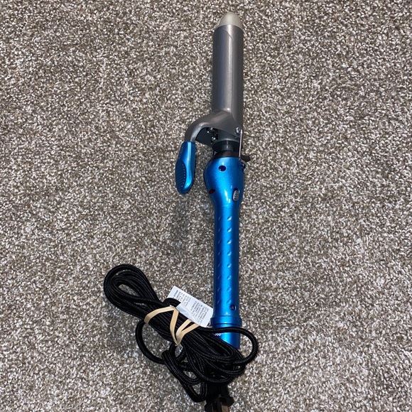 BaBylissPRO® Nano Titanium™ 1¼" Spring Curling Iron brand new never used - Picture 1 of 5